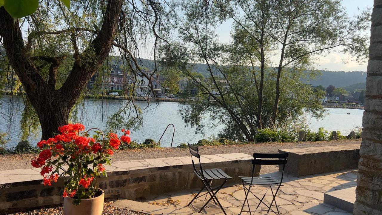 Pieds Dans L'Eau Private Wellness Bordure De Meuse Villa Lustin Bagian luar foto