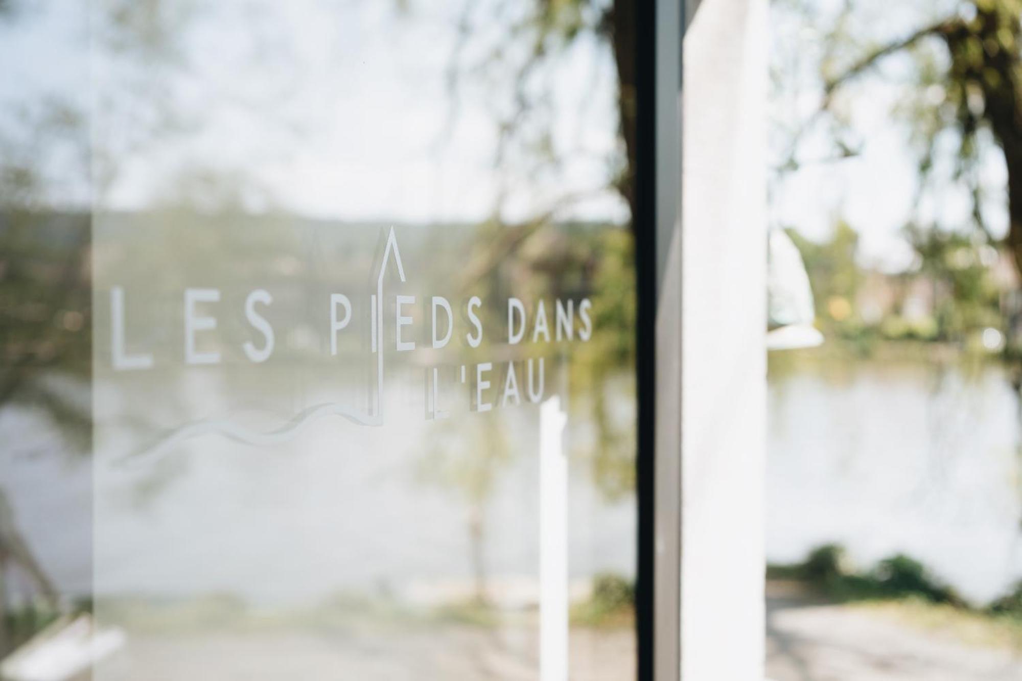 Pieds Dans L'Eau Private Wellness Bordure De Meuse Villa Lustin Bagian luar foto